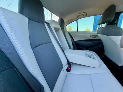 Used 2021 Toyota Corolla LE FWD image 23