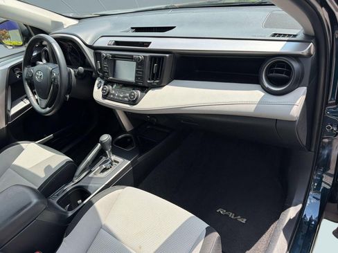 Used 2018 Toyota RAV4 XLE FWD image 31