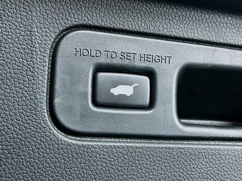 Used 2024 Honda Pilot Touring image 32