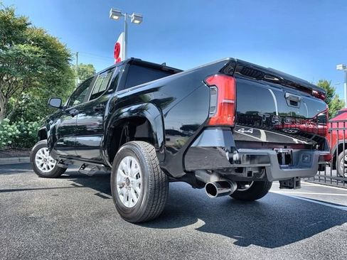 Used 2024 Toyota Tacoma SR5 AWD/4WD image 6