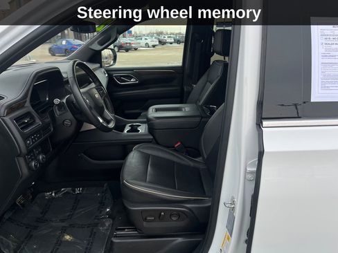 Used 2023 Chevrolet Suburban Premier image 12