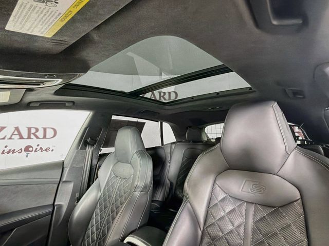 Used 2023 Audi SQ8 Prestige AWD/4WD image 26