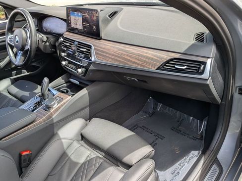 Used 2023 BMW 540i w/ M Sport Package RWD image 9