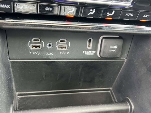 Used 2023 Jeep Grand Cherokee 4WD 4xe image 32