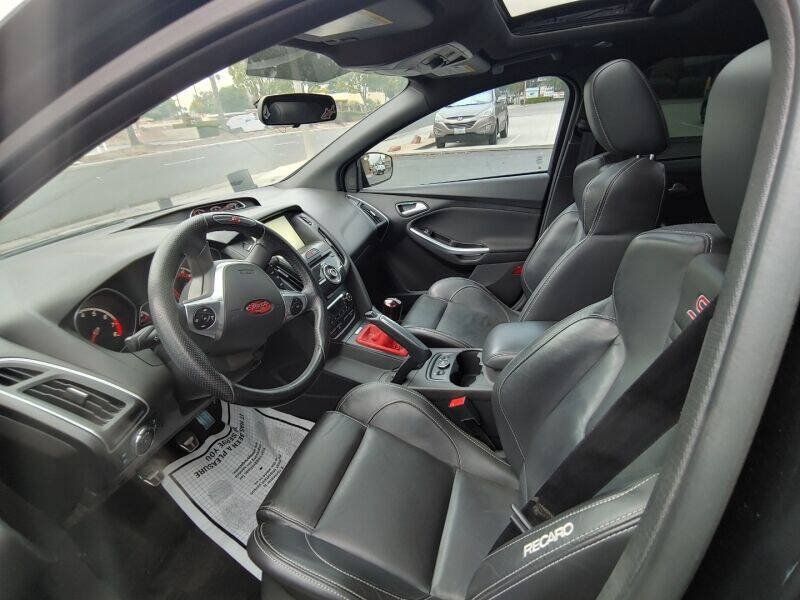 Used 2014 Ford Focus ST w/ Equipment Group 202A FWD image 29