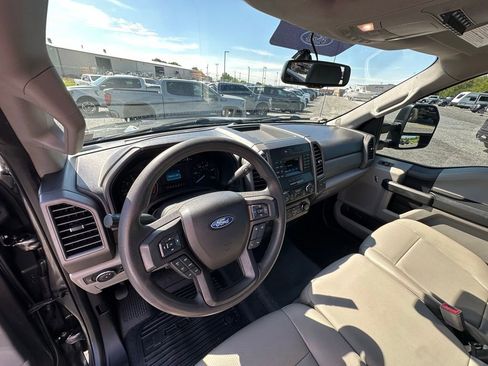 Used 2017 Ford F250 XL w/ Power Equipment Group AWD/4WD image 5
