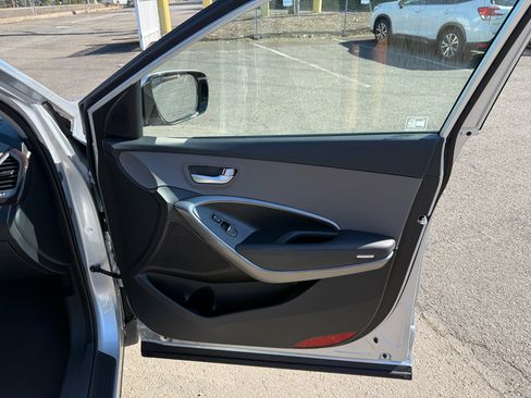 Used 2018 Hyundai Santa Fe Sport image 17