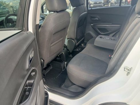 Used 2020 Chevrolet Trax LS w/ Tint and Cruise Package FWD image 11