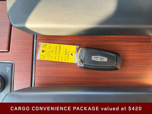 Used 2021 Lincoln Navigator Reserve image 9