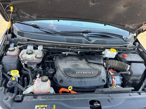 Used 2017 Chrysler Pacifica Platinum image 42