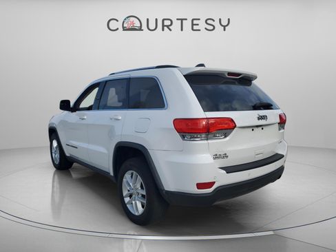 Used 2017 Jeep Grand Cherokee Laredo w/ Quick Order Package 23E image 2