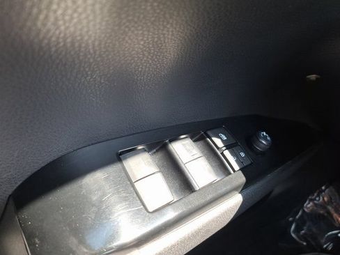 Used 2025 Toyota Camry SE w/ Convenience Package FWD image 27