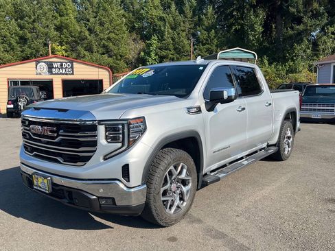 Used 2022 GMC Sierra 1500 SLT w/ SLT Premium Plus Package AWD/4WD image 2