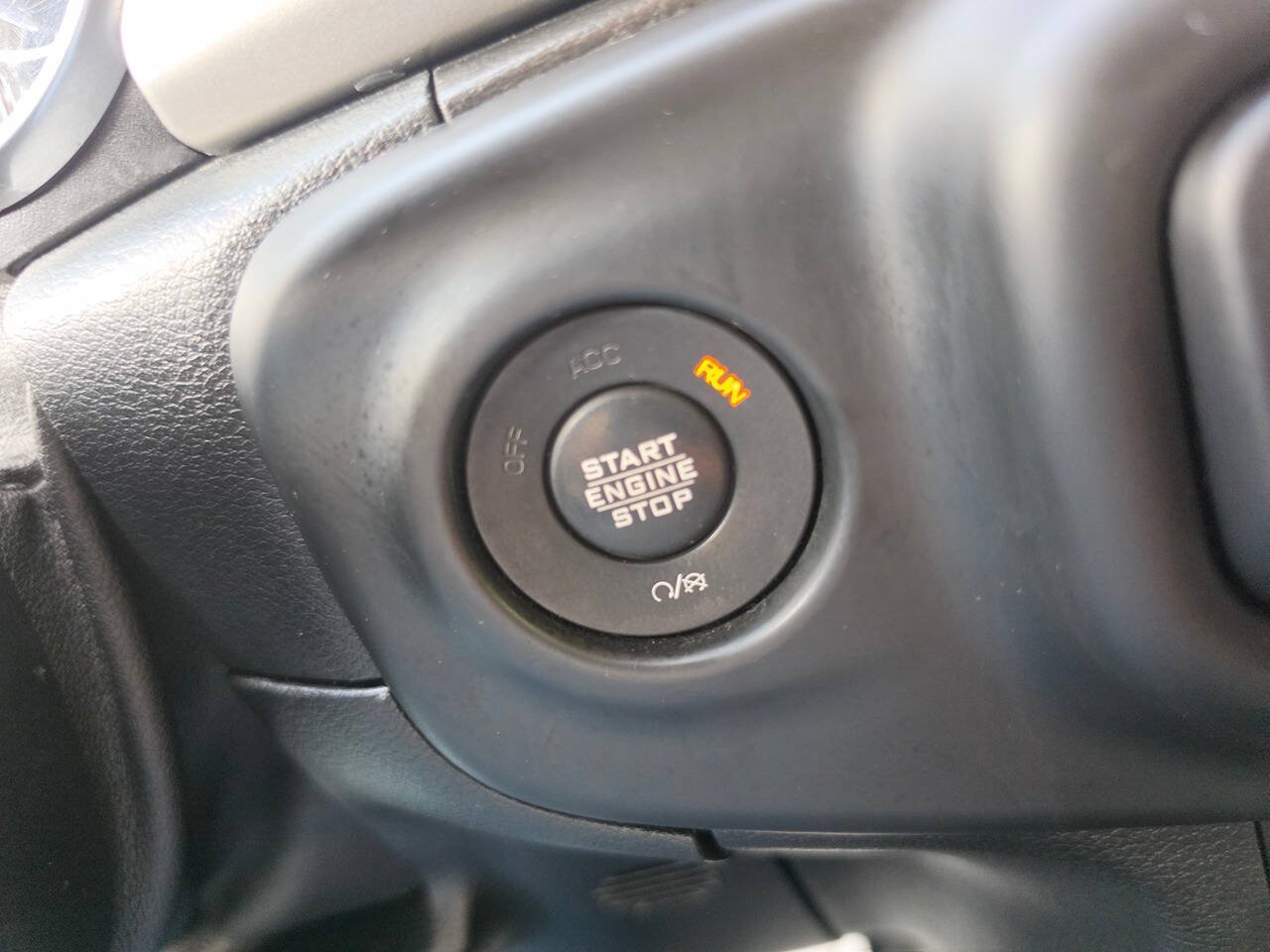 Used 2018 Jeep Wrangler Unlimited Sport AWD/4WD image 25