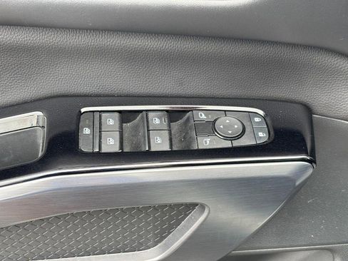 Used 2024 Nissan Pathfinder SL w/ SL Premium Package AWD/4WD image 17