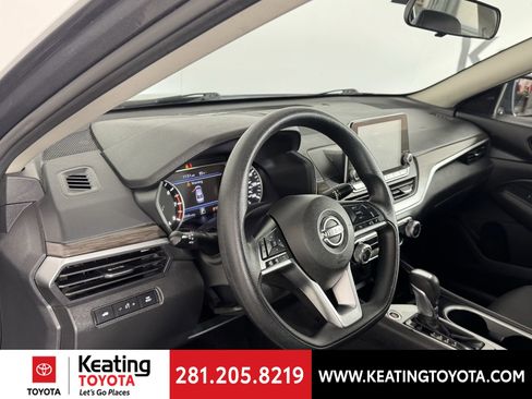 Used 2024 Nissan Altima 2.5 SV image 12