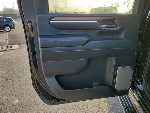 Used 2024 GMC Sierra 2500 Denali w/ Denali Reserve Package image 26