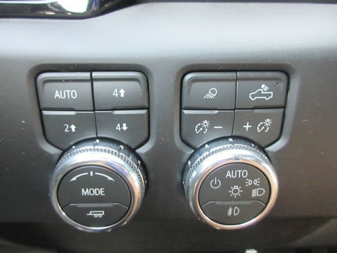 New 2026 GMC Sierra 2500 AT4 w/ AT4 Premium Plus Package AWD/4WD image 18