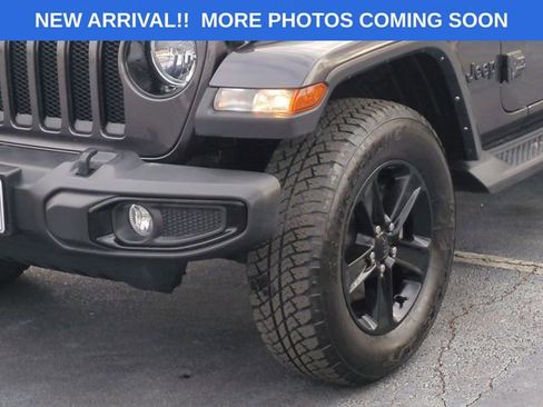 Certified 2022 Jeep Wrangler Unlimited Sahara image 9