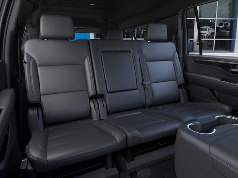 New 2026 Chevrolet Suburban LT image 19