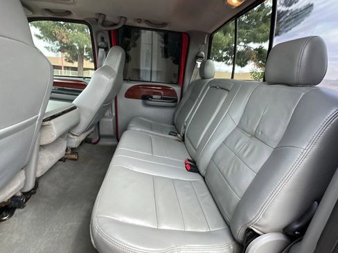 Used 2005 Ford F250 Lariat image 11