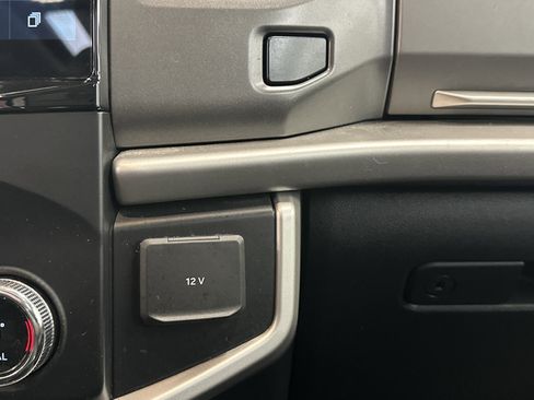 Used 2022 Ford Expedition XLT image 35