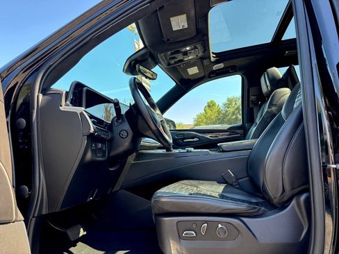 Used 2021 Cadillac Escalade Sport Platinum w/ LPO, ONYX Package AWD/4WD image 35