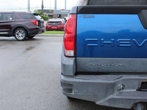 Used 2003 Chevrolet Avalanche 4x4 w/ Suspension Package, Off-Road image 39