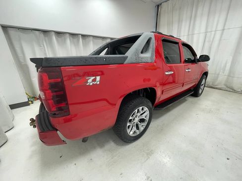 Used 2012 Chevrolet Avalanche LS w/ All-Star Edition AWD/4WD image 4