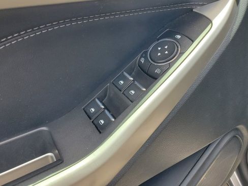 Certified 2023 Ford Explorer XLT RWD image 14