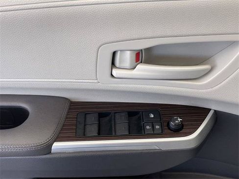 Certified 2021 Toyota Sienna LE FWD image 16