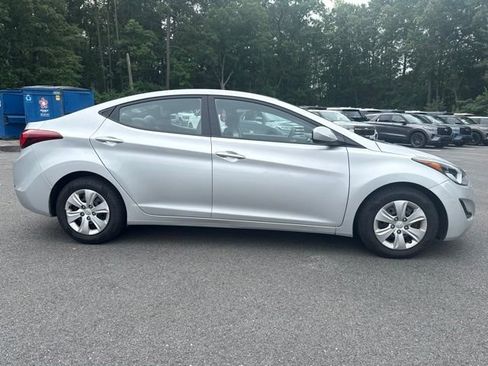 Used 2016 Hyundai Elantra SE FWD image 6