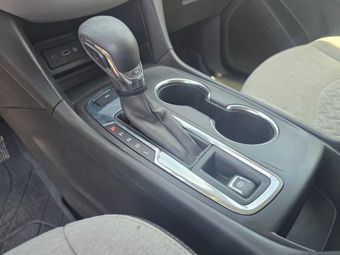 Used 2020 Chevrolet Equinox LS w/ LS Convenience Package FWD image 19