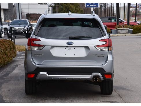 Used 2023 Subaru Forester Touring image 5