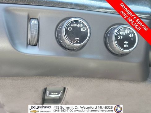 Used 2016 Cadillac Escalade Platinum AWD/4WD image 19