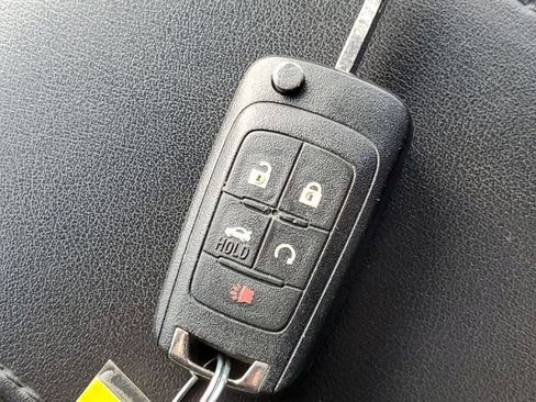 Used 2017 Chevrolet Equinox LT w/ Convenience Package image 34