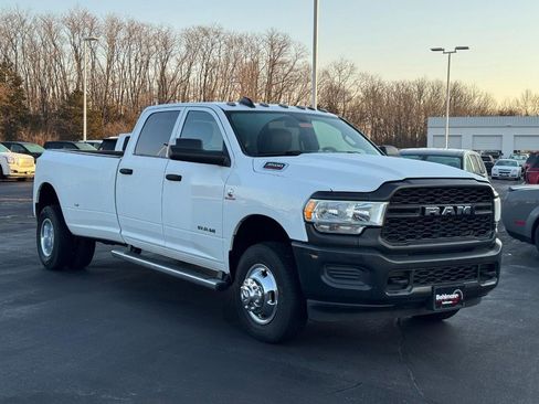 Used 2022 RAM 3500 Tradesman image 2
