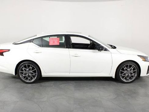 Certified 2023 Nissan Altima 2.0 SR image 15