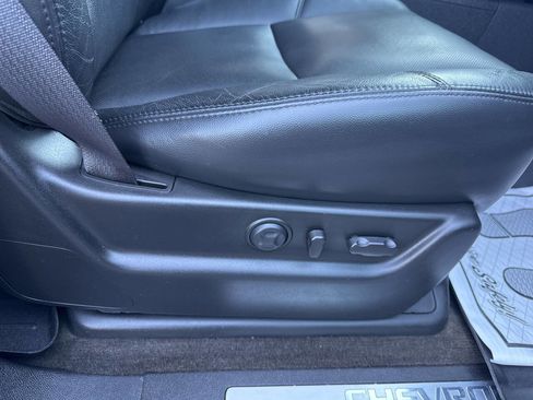 Used 2011 Chevrolet Avalanche LTZ image 26