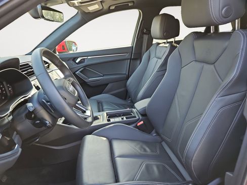 Used 2024 Audi Q3 2.0T Premium Plus image 9