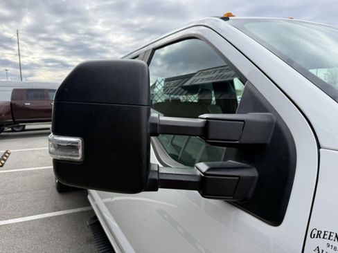 Used 2017 Ford F550 4x4 Crew Cab Super Duty image 19