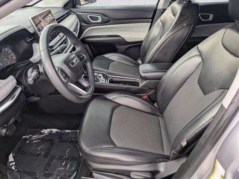 Used 2022 Jeep Compass Latitude FWD image 15