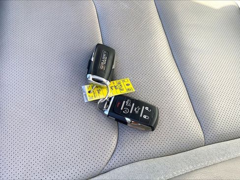 Used 2022 RAM 1500 Limited image 15