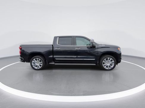 Used 2024 Chevrolet Silverado 1500 High Country w/ High Country Premium Package AWD/4WD image 9