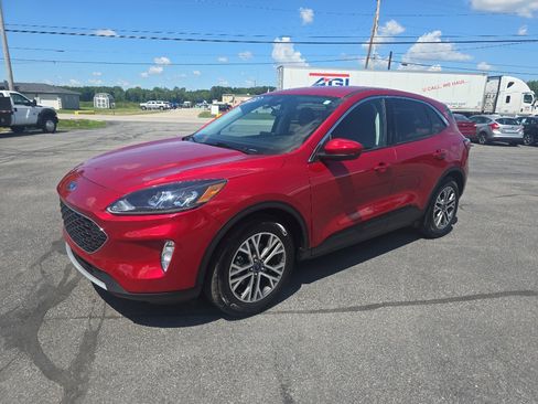Used 2022 Ford Escape SEL image 2
