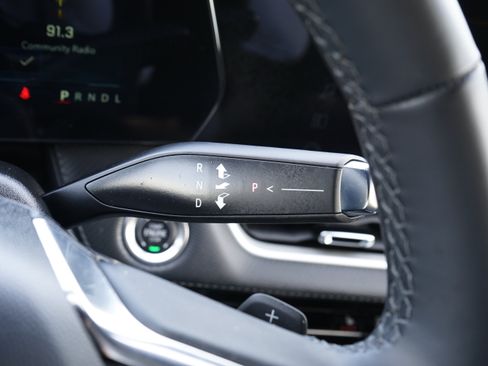 Used 2025 Chevrolet Equinox LT image 28