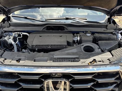 Used 2025 Honda Pilot Elite image 33