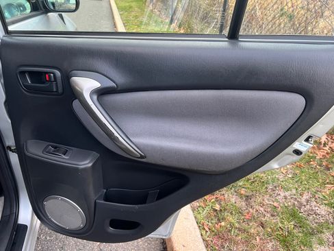 Used 2005 Toyota RAV4 2WD image 12