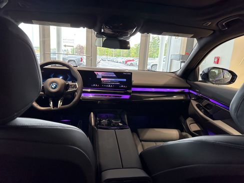 Used 2026 BMW 550e xDrive w/ Premium Package AWD/4WD image 16