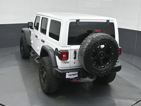Used 2018 Jeep Wrangler Unlimited Rubicon w/ Steel Bumper Group AWD/4WD image 38